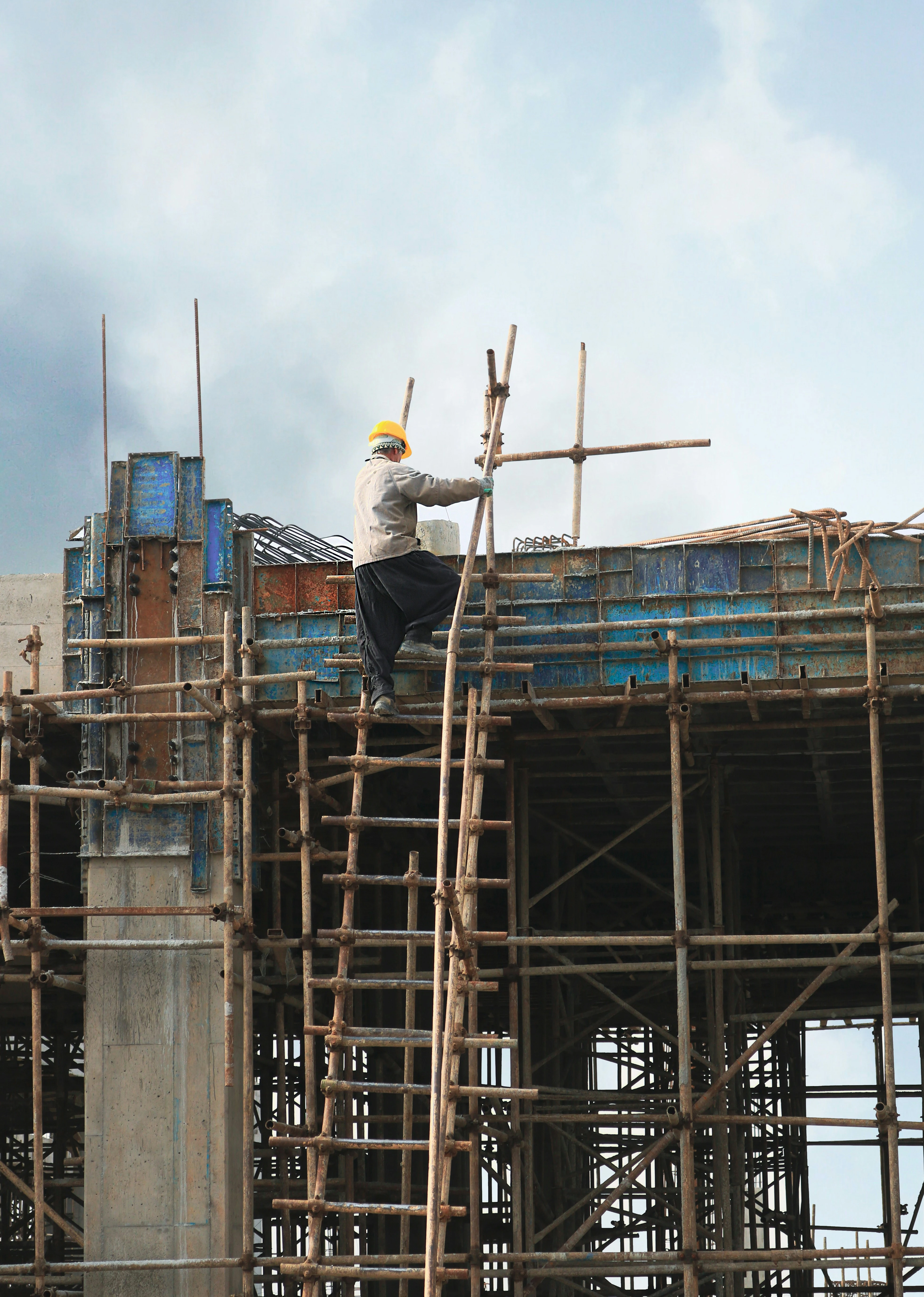 Find construction leads UK builders keep missing until it's too late