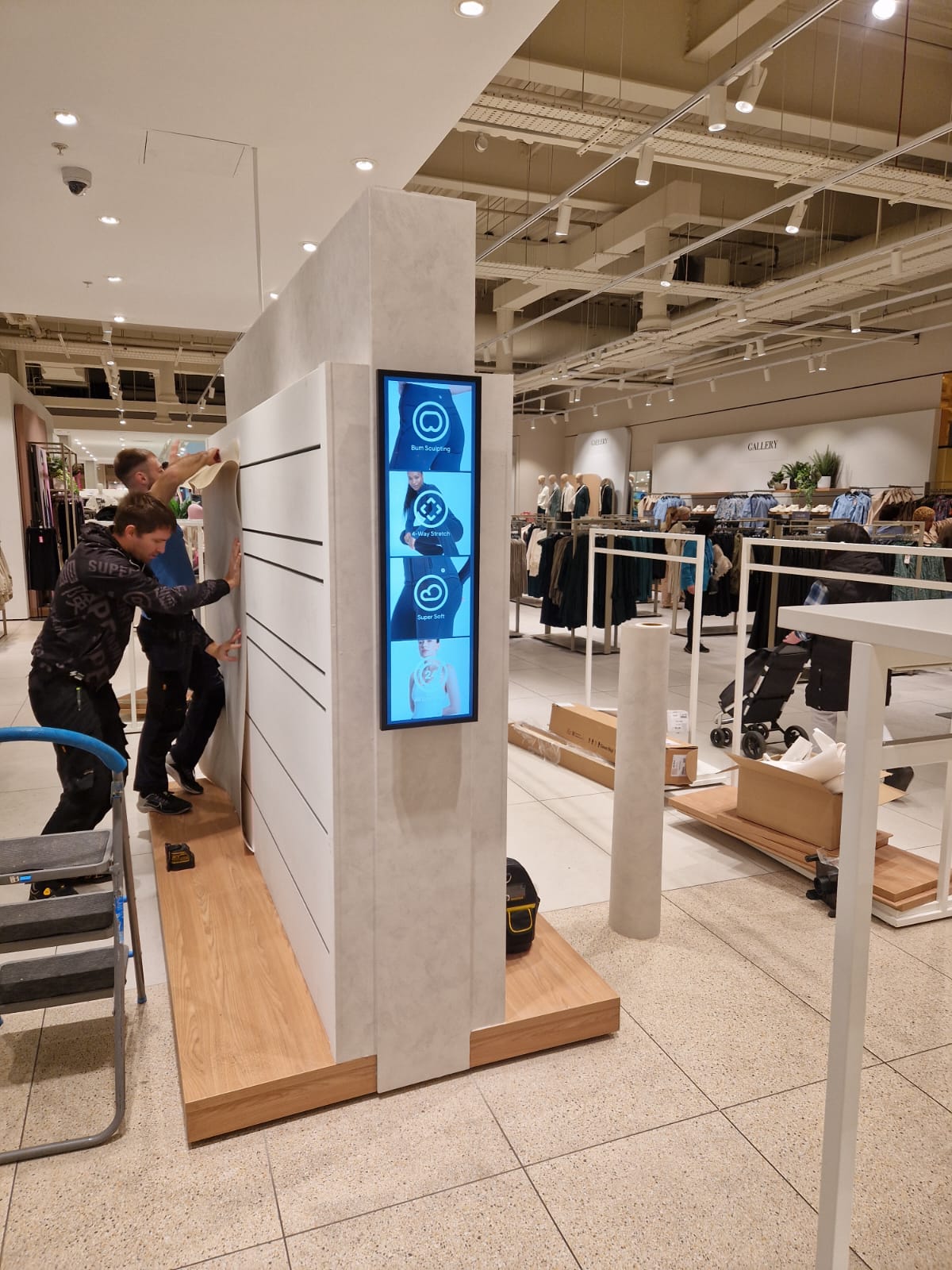 Digital Shelf Edge Displays LED display gallery image 6 by onQ Digital