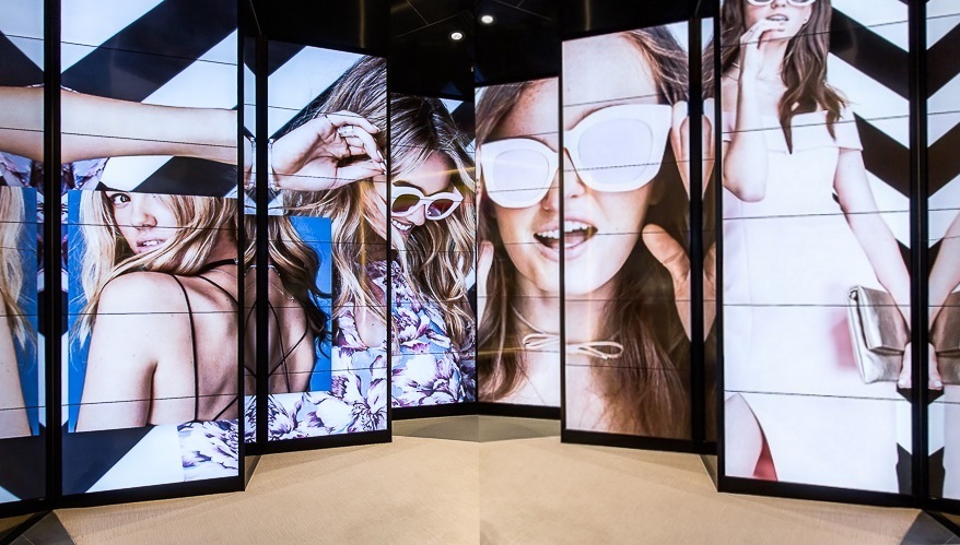 Enhancing the Corporate Office with Smart Digital Signage — LCD Video Walls LED display gallery image 3 by onQ Digital