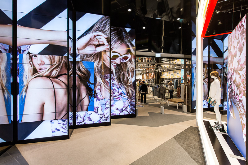 LCD Video Walls LED display gallery image 2 by onQ Digital