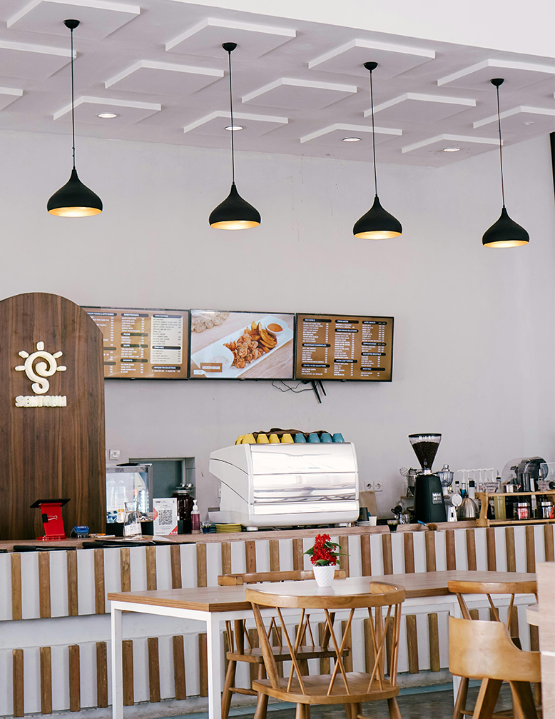 Restaurants Bars Venues digital signage benefits by onQ Digital Group