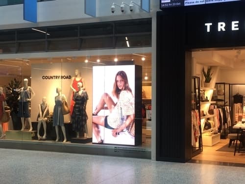 10 Digital Screen Ideas For Malls — Country Road T4 Airport Melbourne installation gallery image 1 by onQ Digital Group