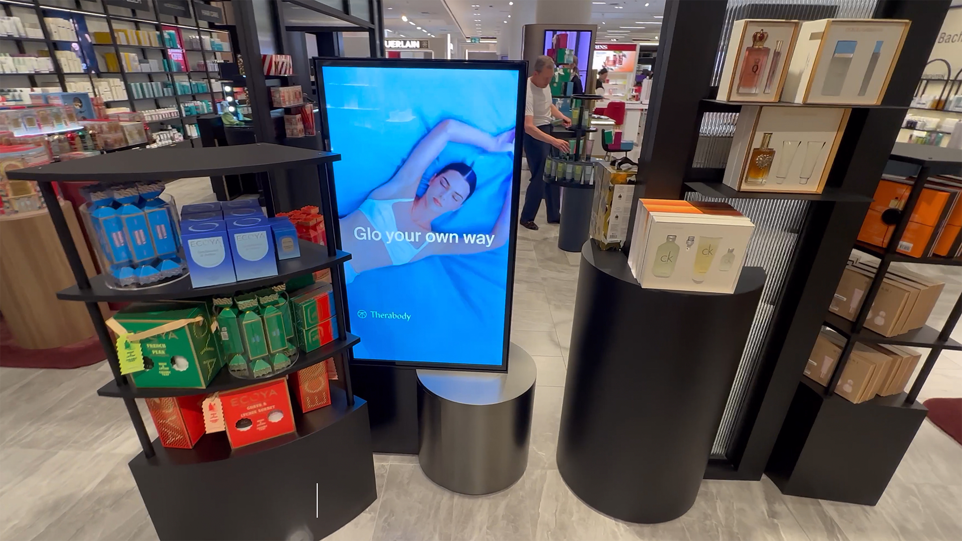 David Jones Chatswood Digital Signage Network installation gallery image 4 by onQ Digital Group
