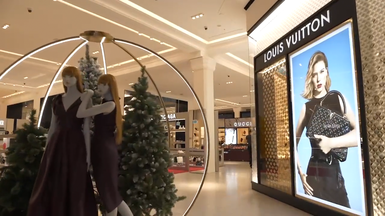 David Jones Elizabeth Street Sydney Digital Signage installation gallery image 6 by onQ Digital Group