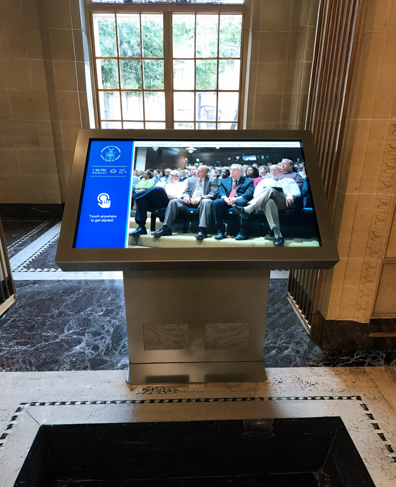 Government onQ digital signage technology image