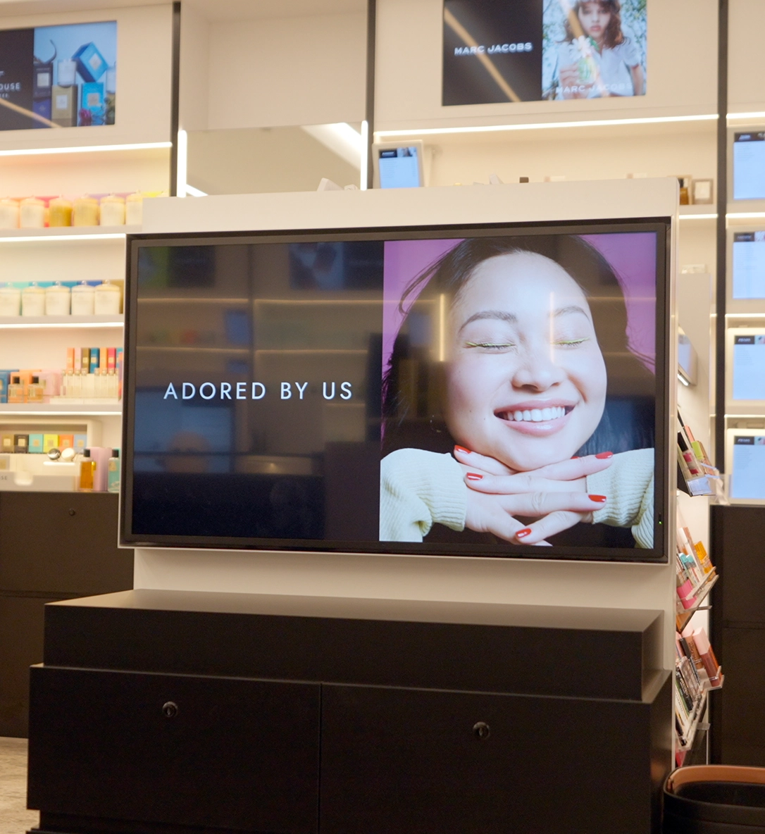 onQ retail media digital signage network in Australia