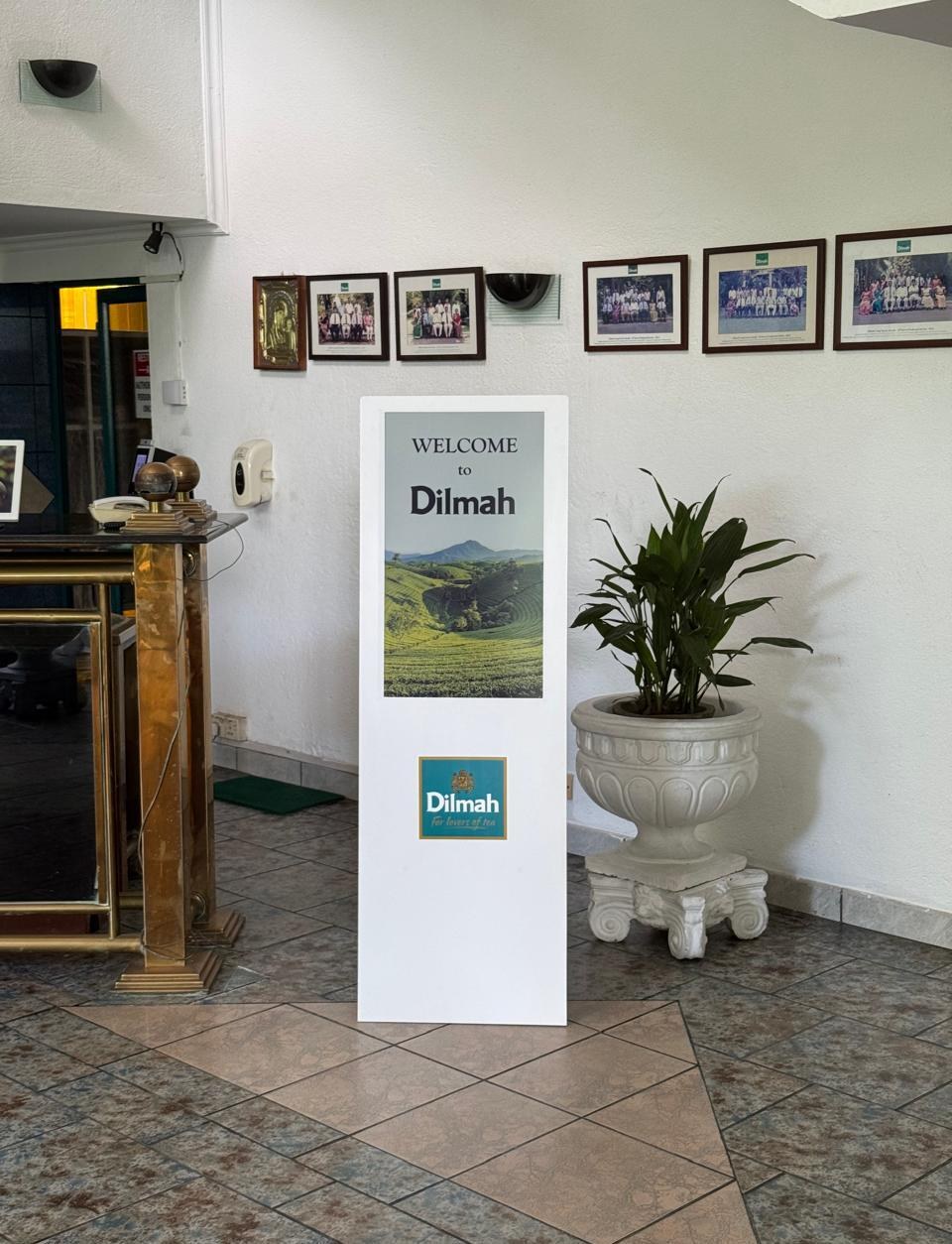 onQ ePoster e-paper display in a hotel lobby by onQ Digital