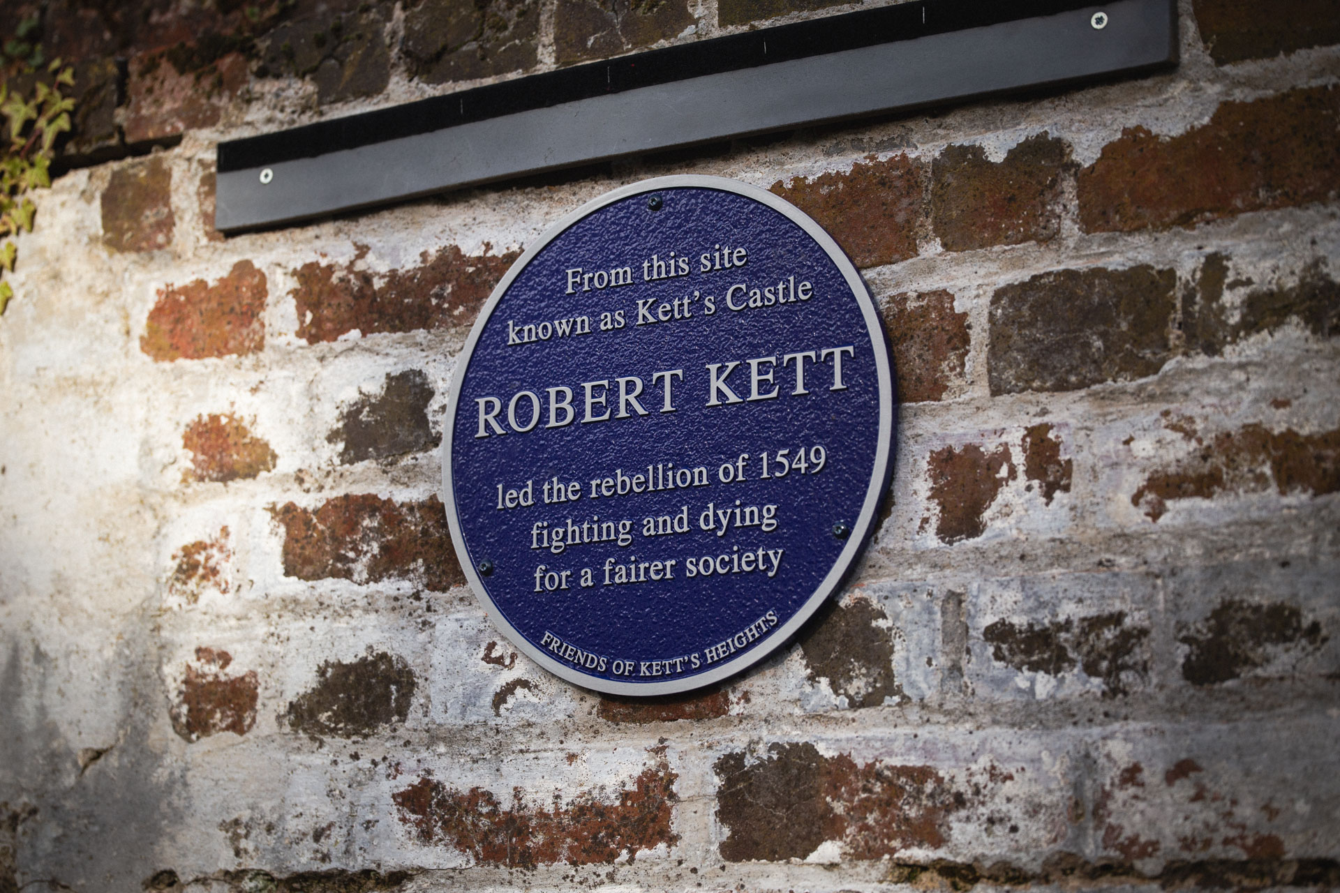 Cast aluminium blue heritage plaque created for Friends of Kett’s Heights, commemorating Robert Kett and the 1549 rebellion for a fairer society.