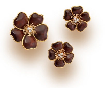 Antique jewellery in Mayfair, London