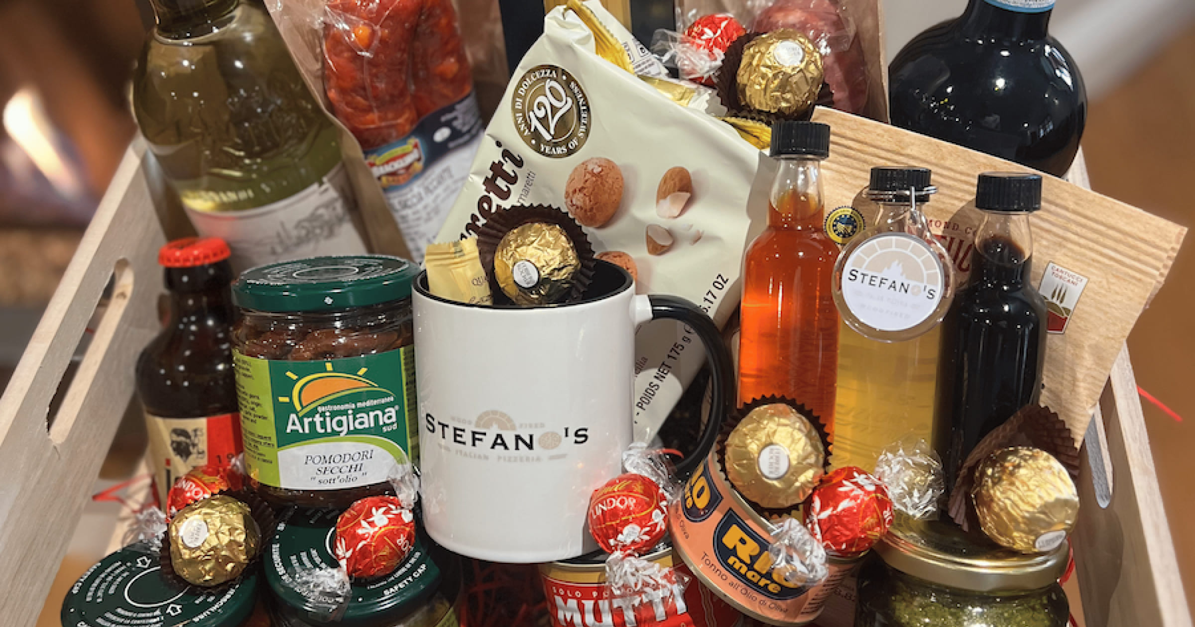 Stefano’s Pizzeria festive Christmas hamper.