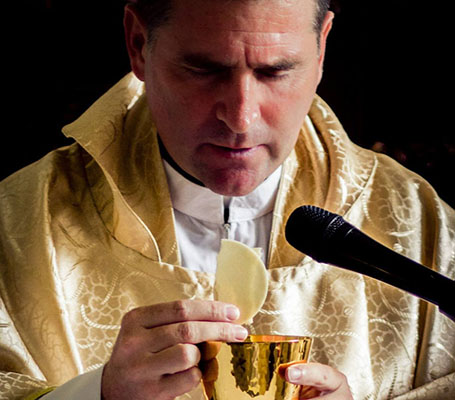 Padre Dennis como invitado especial al Taller de Libera Tus Talentos