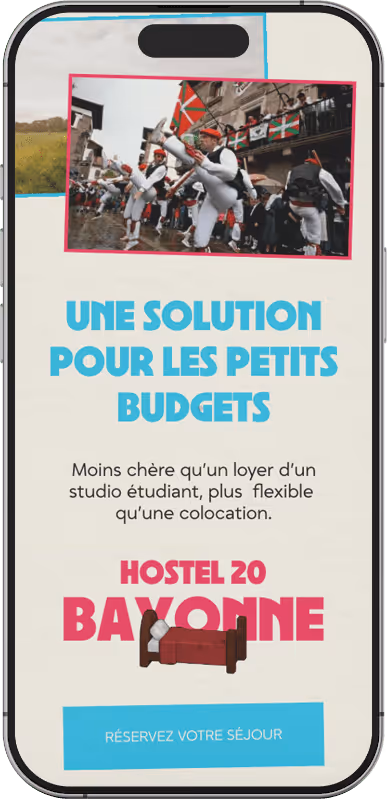 Page d’accueil du site Hostel 20 Bayonne créée par Studio Edoras, design moderne pour auberge de jeunesse et hôtel.
