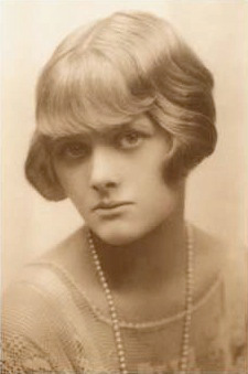 YourRoots Map_First Name Meaning_Famous People_Daphne du Maurier
