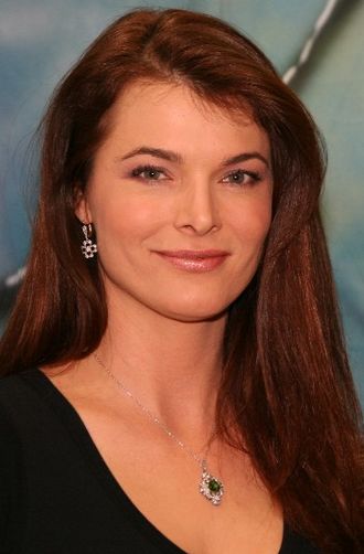 YourRoots Map_Surname_Famous People_Stephanie Romanov