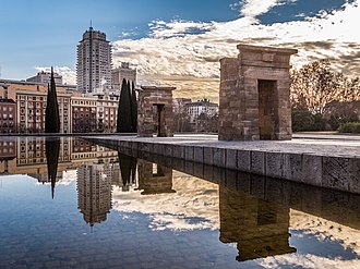 YourRoots Map_Surname_Famous People_Reflecting pool