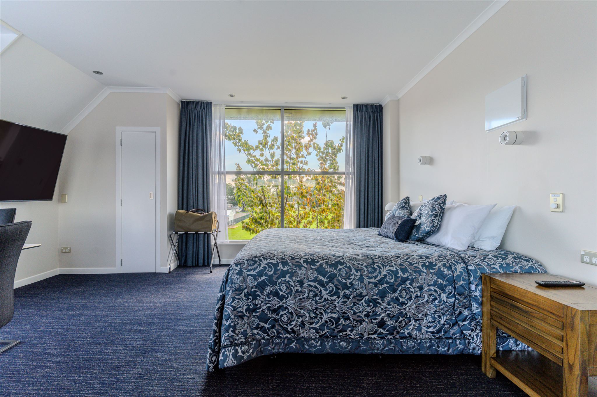 Hamilton Accommodation Review Testimonial of Pragma Hospitality Services. 