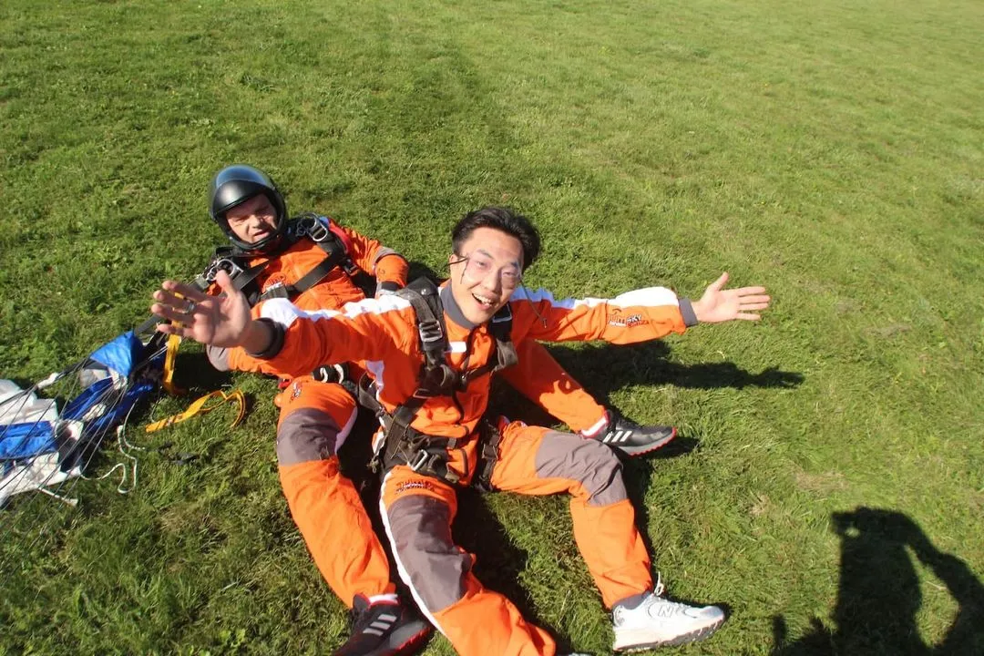 Tandem skydiving Jump-tandem