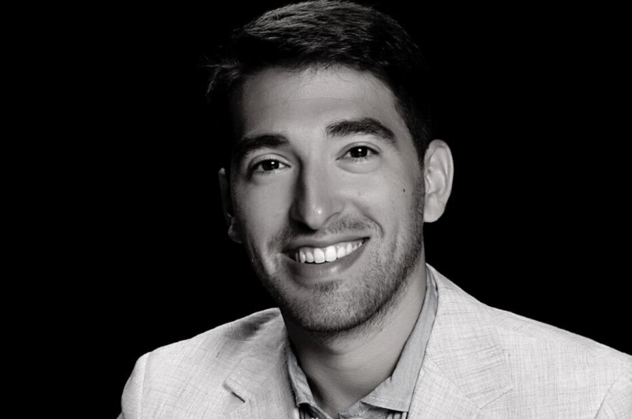 Alex Sunshine Headshot