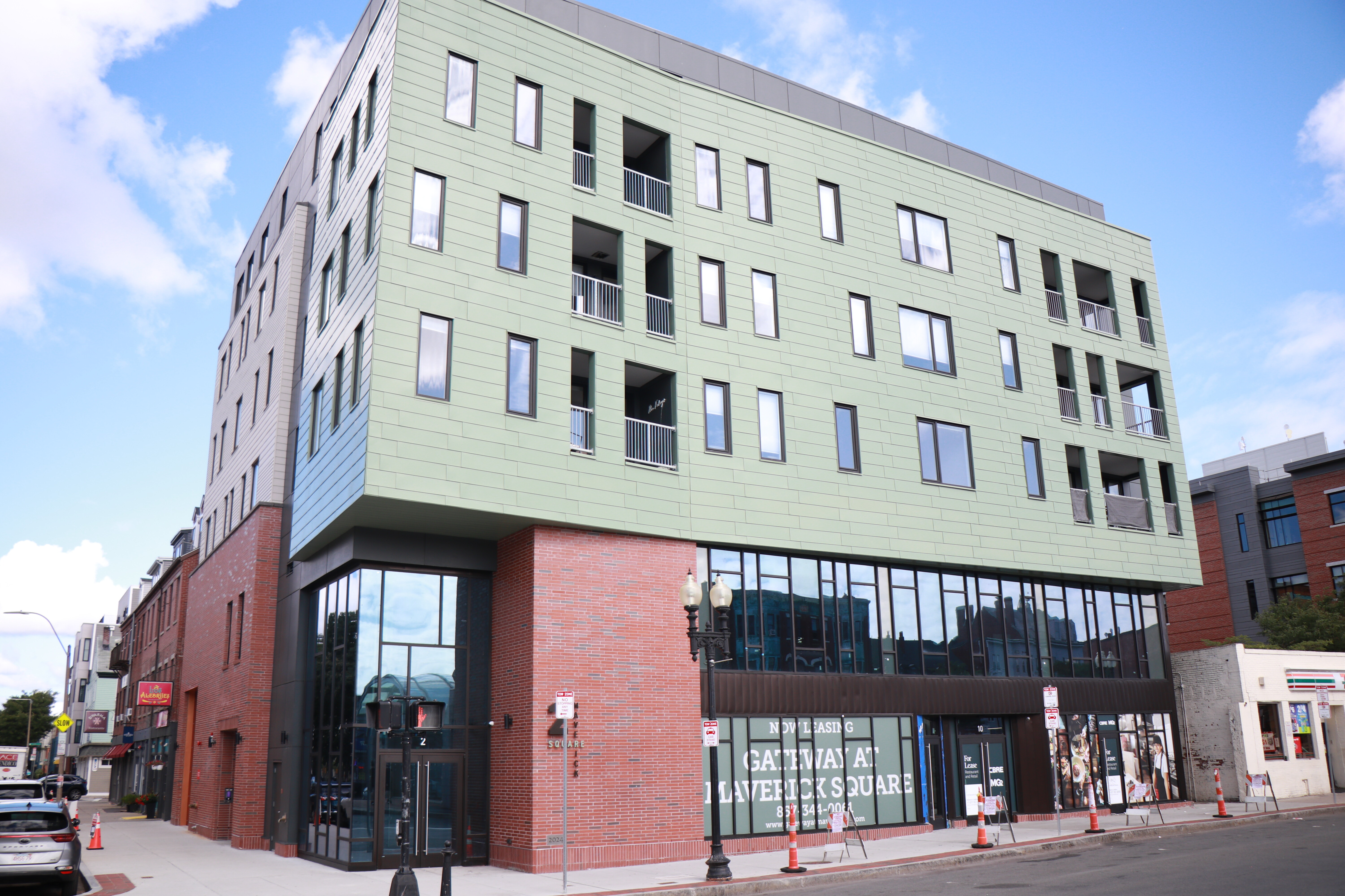 Ground up construction with 24 luxury 1, 2, & 3 bedroom units.