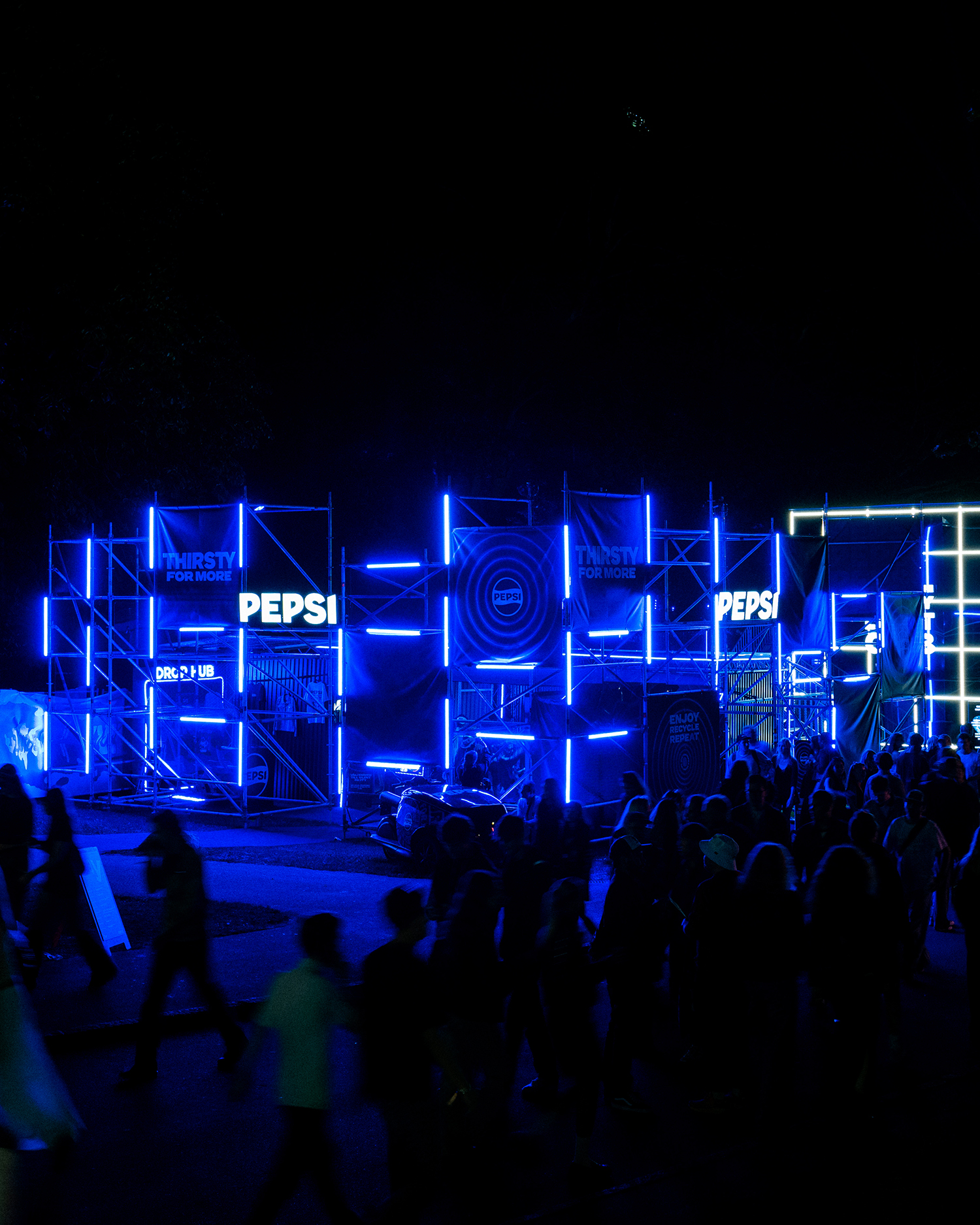 Från den första galna konceptidén till den polerade slutprodukten står vi vid er sida och skapar en reklamfilm med ambitionen att överträffa era förväntningarna. En lyckad reklamfilm väcker känslor, inspirerar, får en att tänka och framförallt vilja förknippas med ert brand.