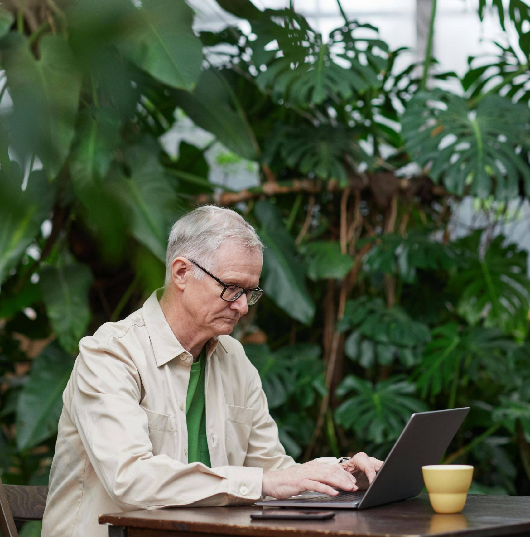 Konkari tietokoneella.