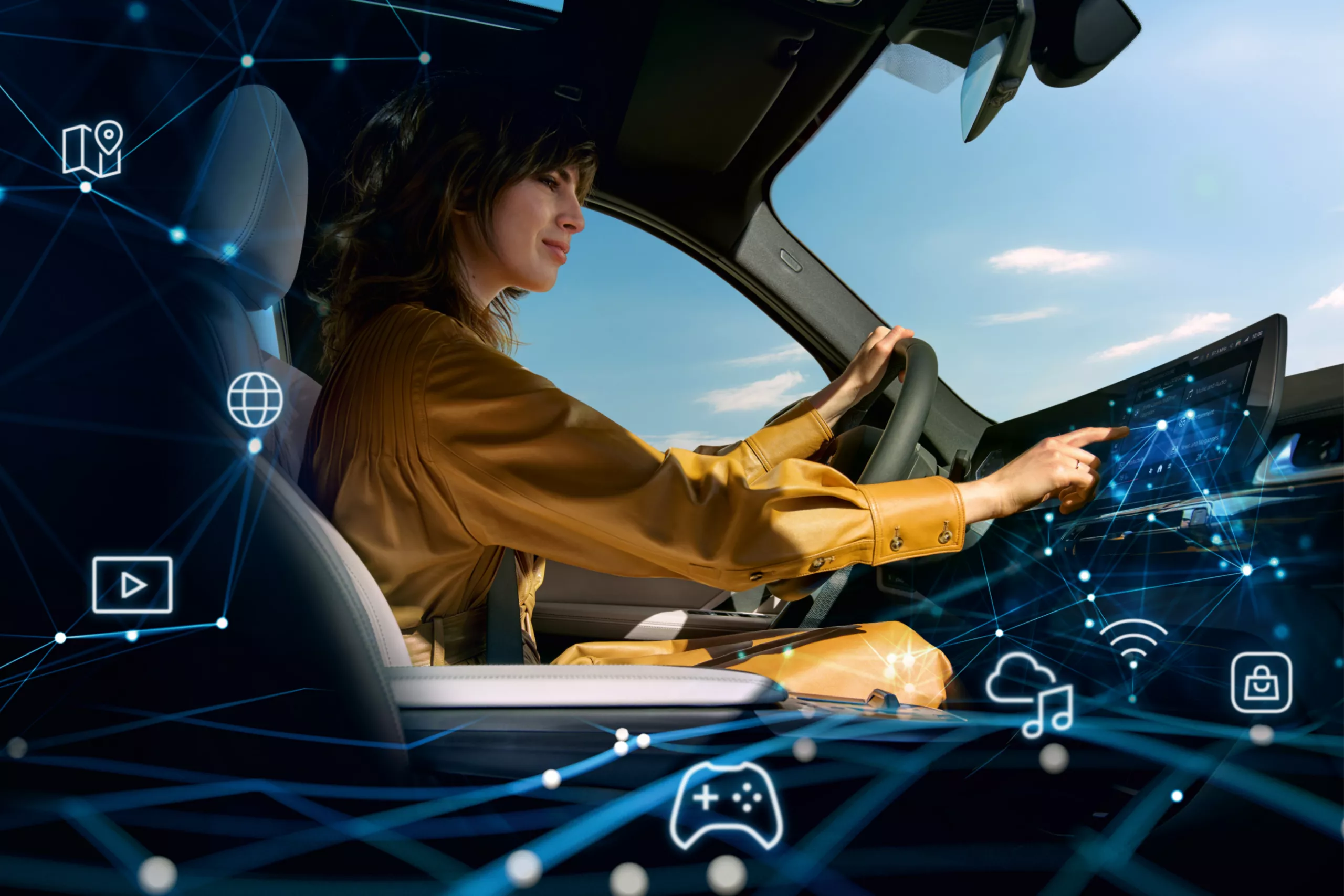 Frau im Auto bedient Touchscreen mit vernetzten App-Symbolen und digitalem Netzwerk um sie herum.