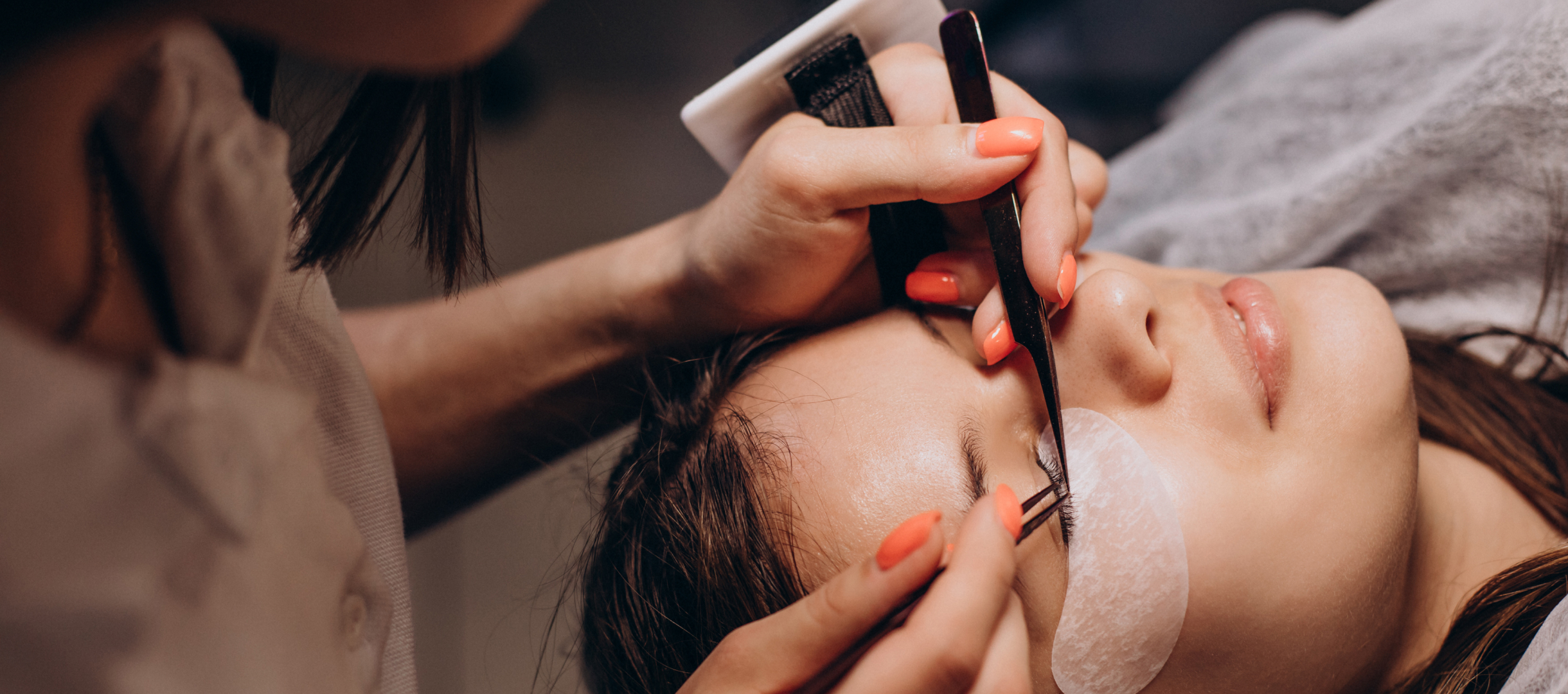 Lashes That Last: Full Sets or Easy Refills at Home in Dallas