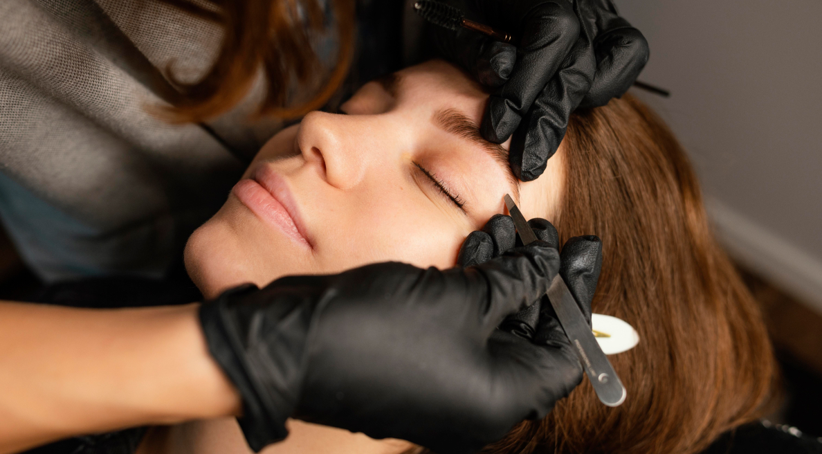 Fuller Brows with Zero Hassle: Brow Lamination Delivered to You