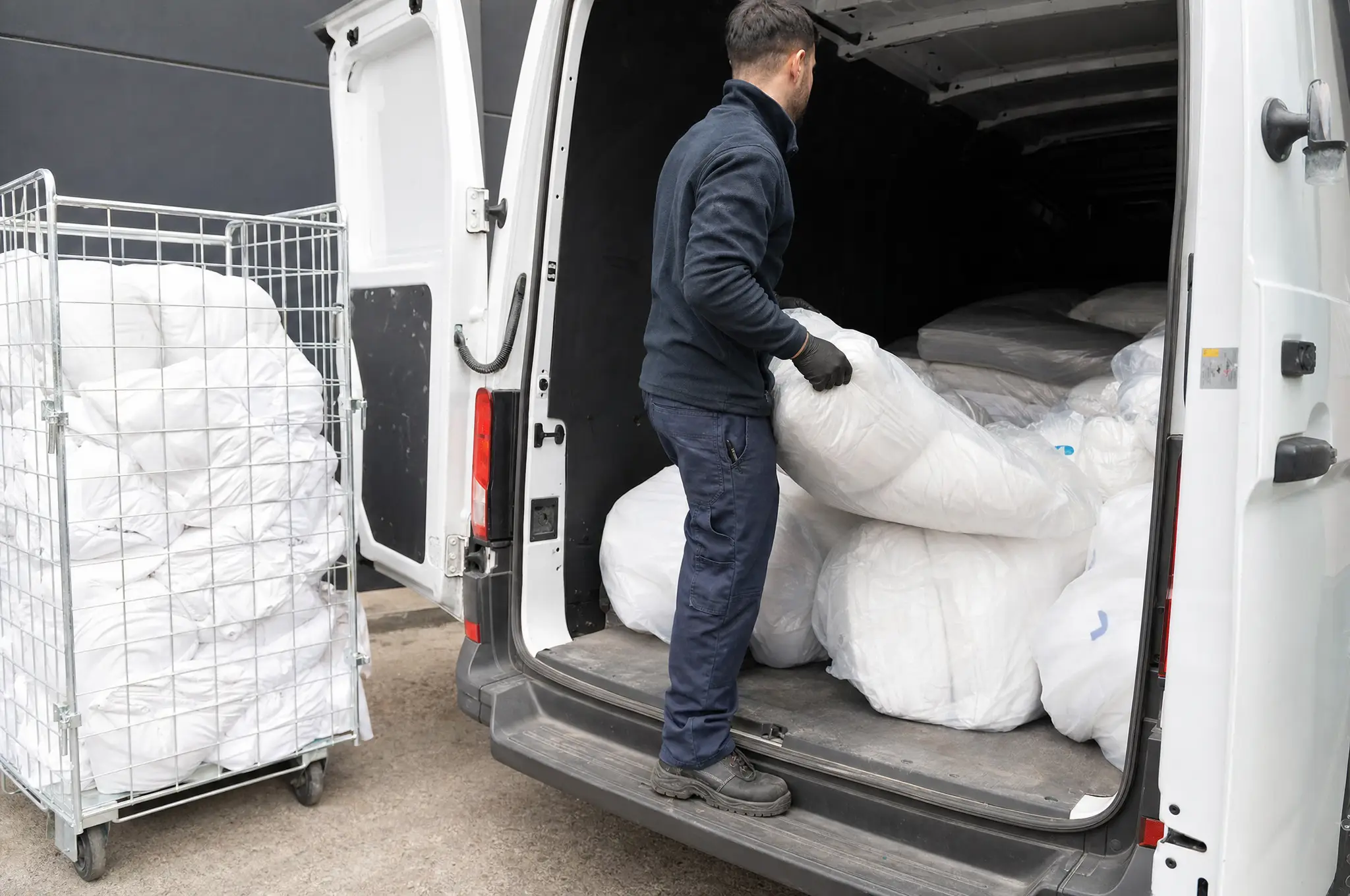 Ropa de cama para alojamientos: renting o compra en Meco, como decidir segun volumen y rotacion de prendas