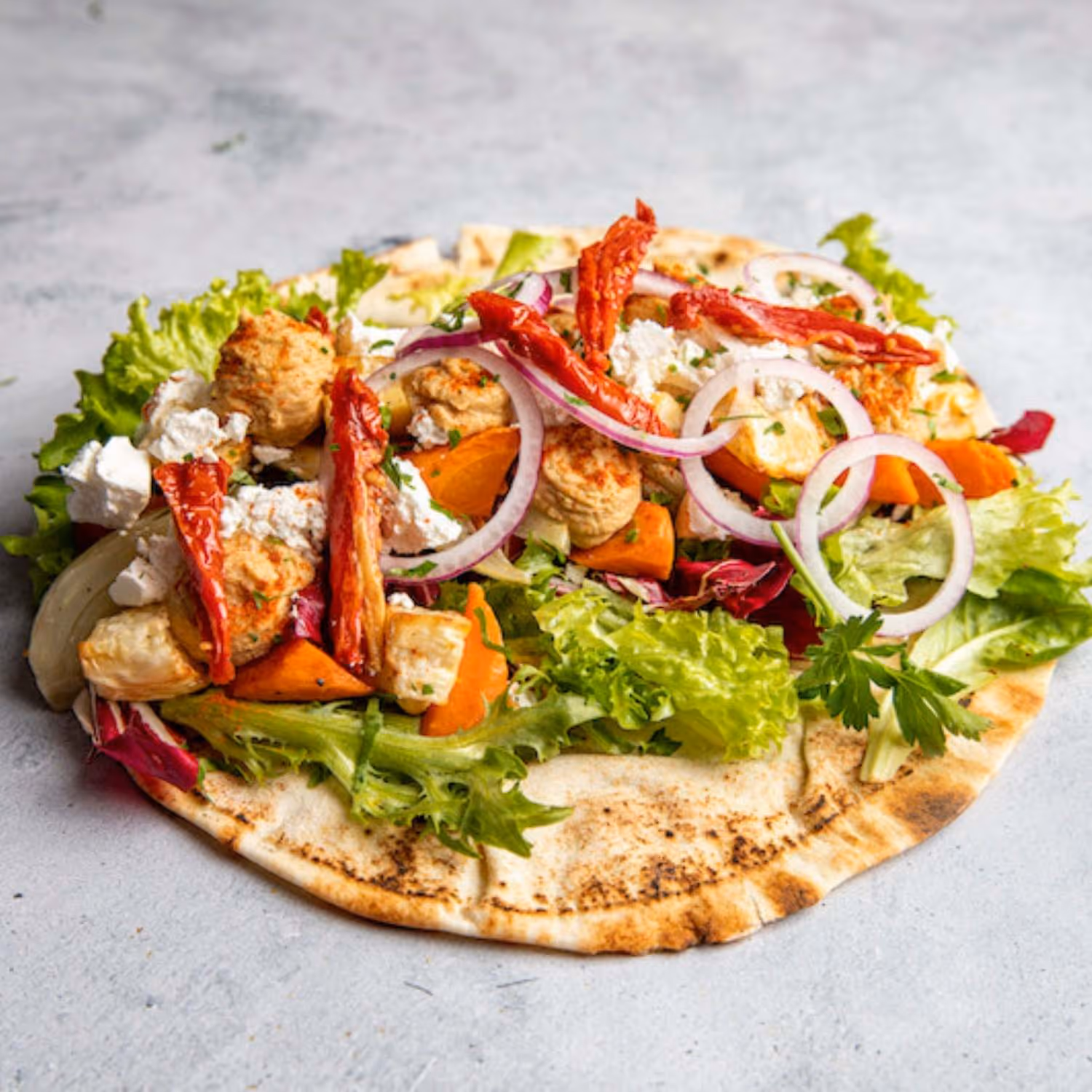 Wraps vegetar m/ rotgrønnsaker, fetaost og hummus