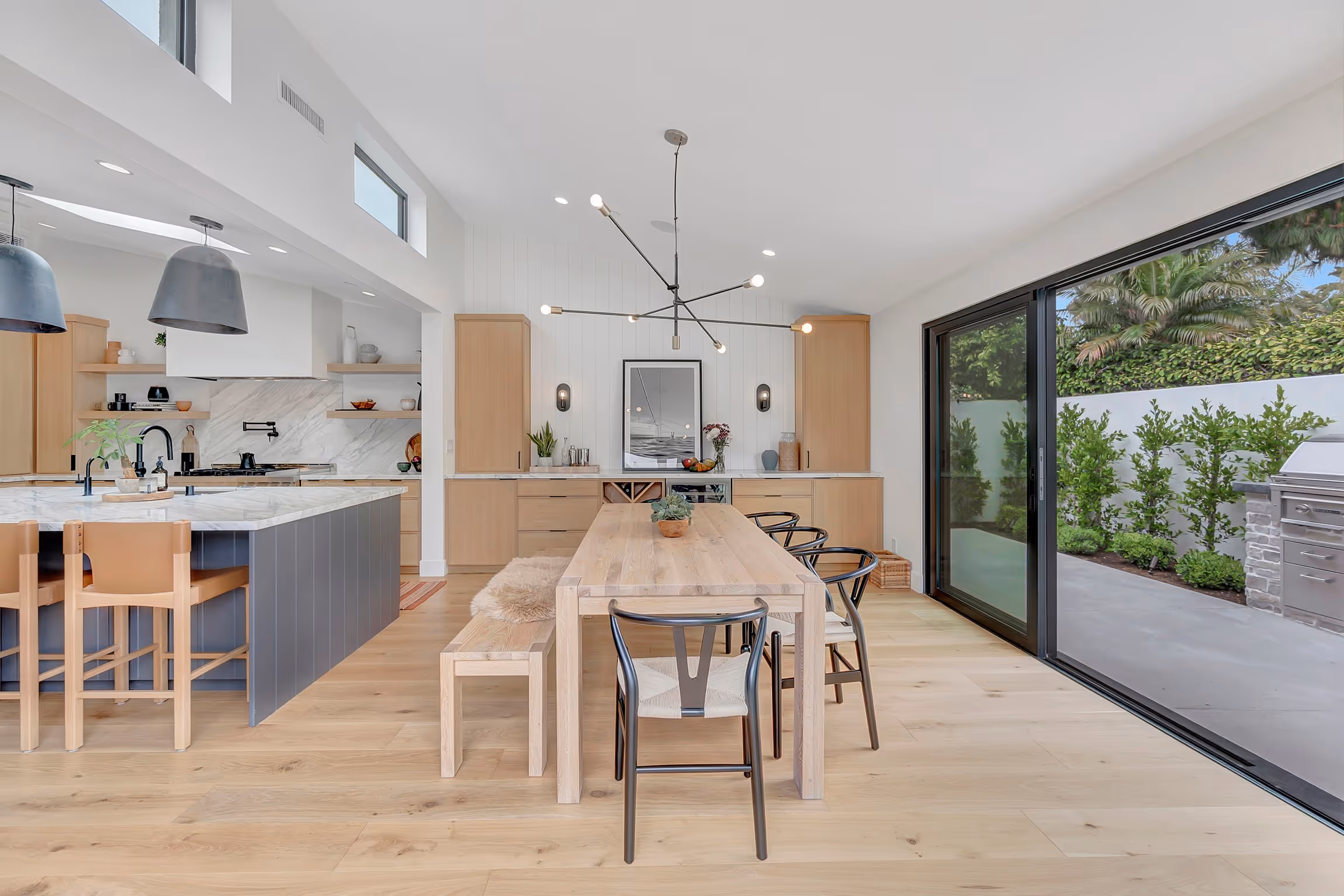 Custom dining Plainview Building