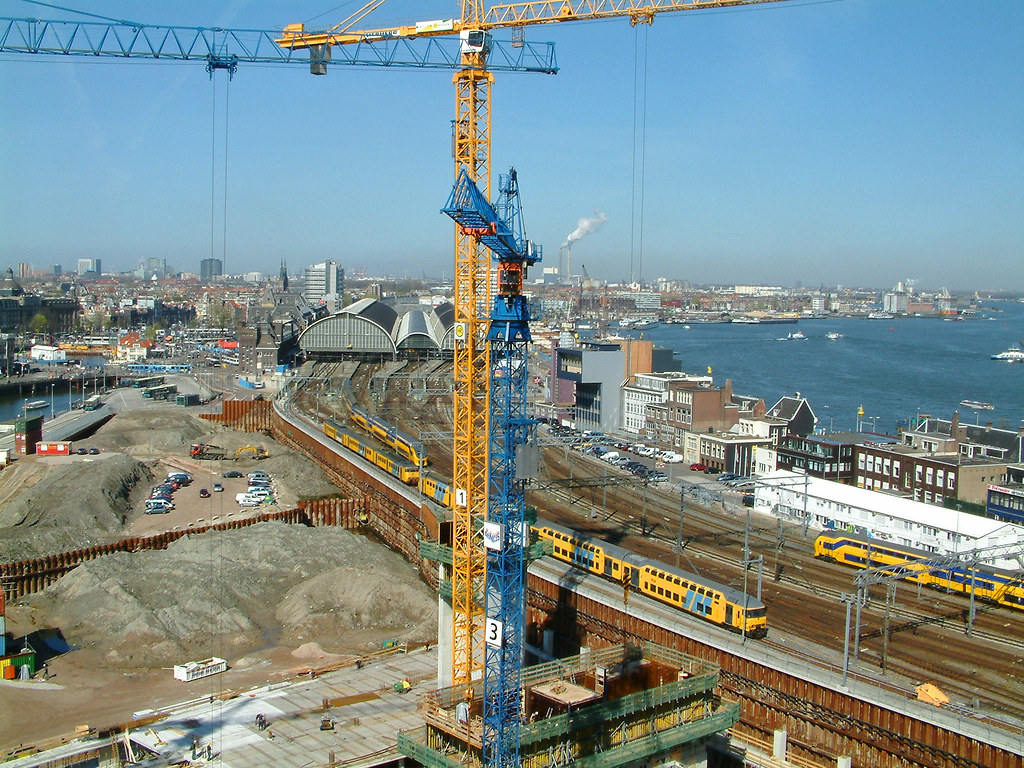 Chantier de construction avec grues