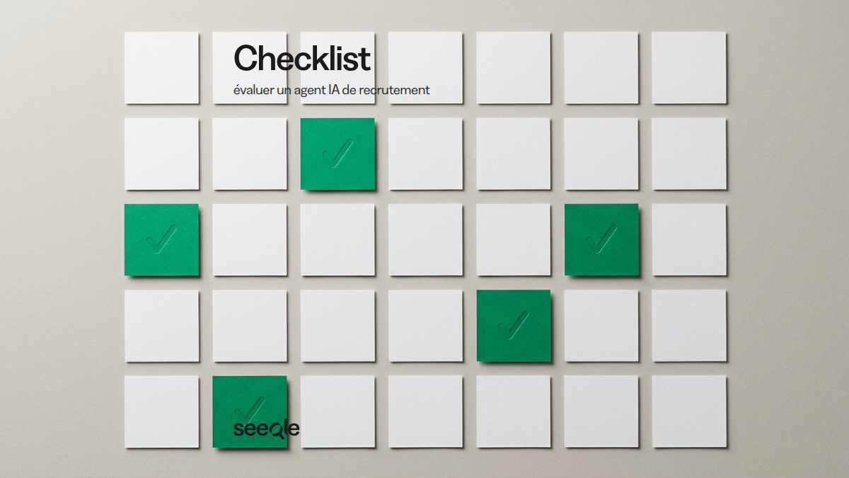 Grille de cartes blanches dont cinq vertes cochees : checklist pour evaluer un agent IA