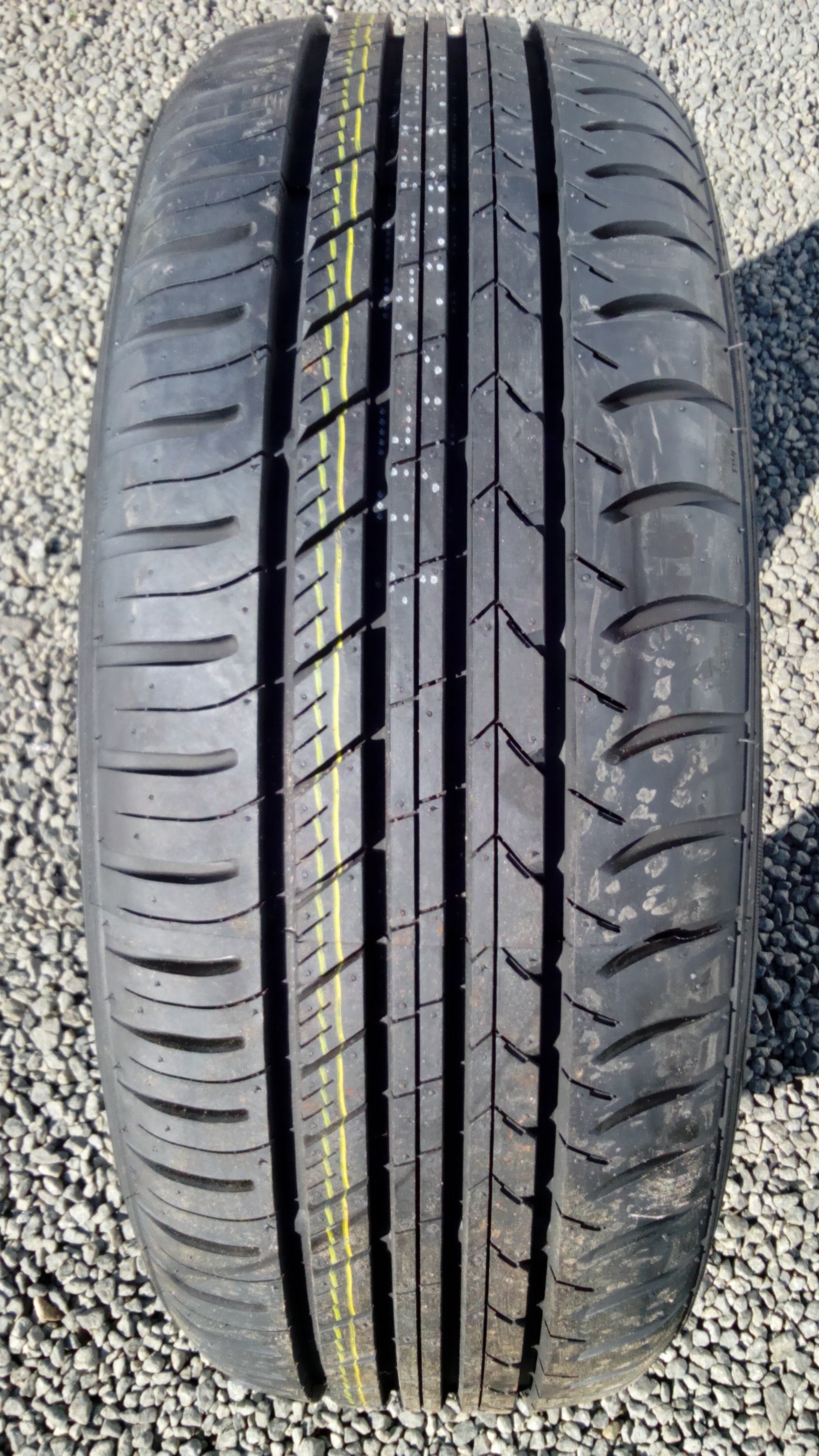 215/70R15 Mileking MK-668 98T DOT0121