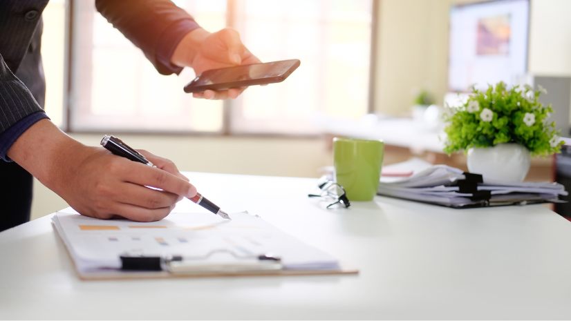 Entenda como a roteirização avançada reduz até 20% do km rodado respeitando janelas de entrega, restrições urbanas e a operação de cada cliente.