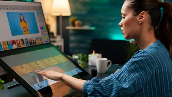 A conceptual visual of a B2B buying committee, highlighting the importance of role-specific content for IT, finance, and operations stakeholders.