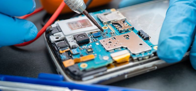 What's Inside of Your Phone?