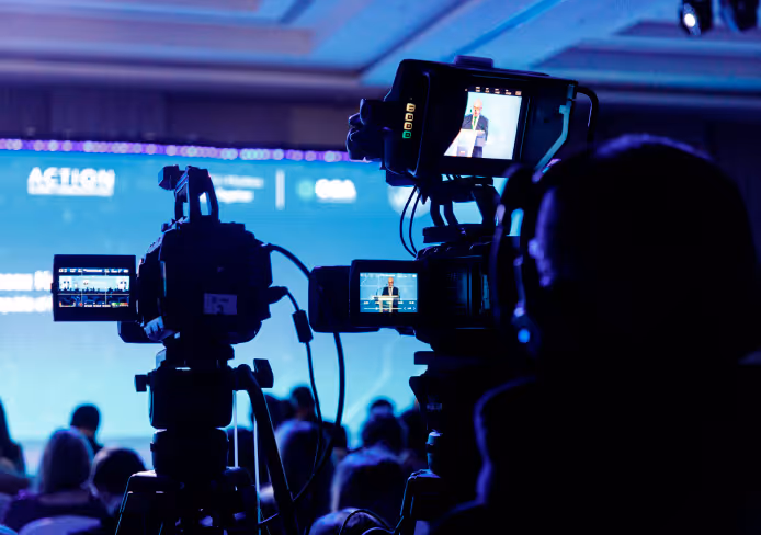 Работа видеооператора Line Production на деловом мероприятии