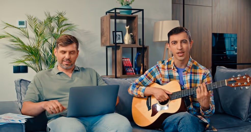 Рекламный баннер нового семейного тарифа от Moldcell  - клиента Line Production