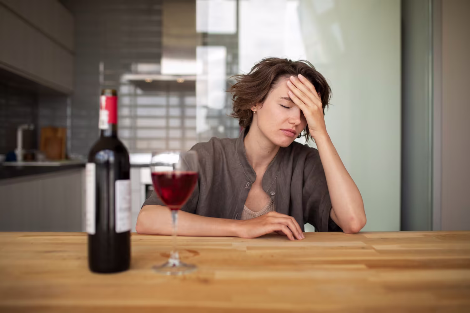 Medium shot woman trying to quit alcohol