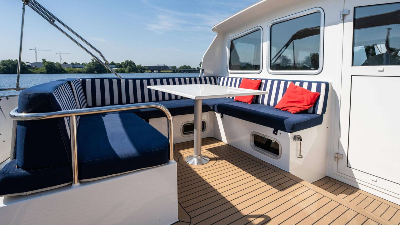 Pilot 50 motor yacht by VDL Shipyard, 1998, for sale - interior