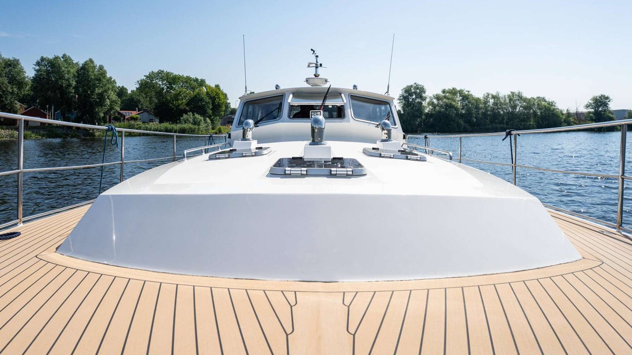 Pilot 50 motor yacht by VDL Shipyard, 1998, for sale - interior
