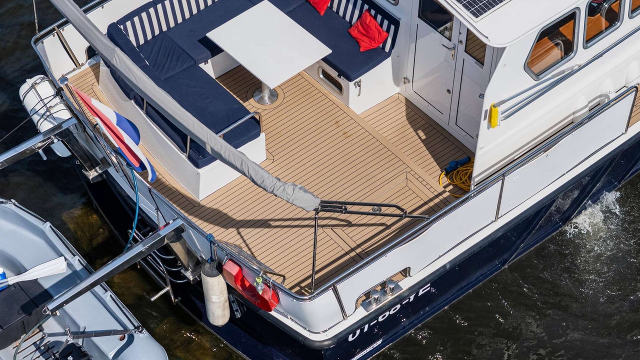 Pilot 50 motor yacht by VDL Shipyard, 1998, for sale - exterior