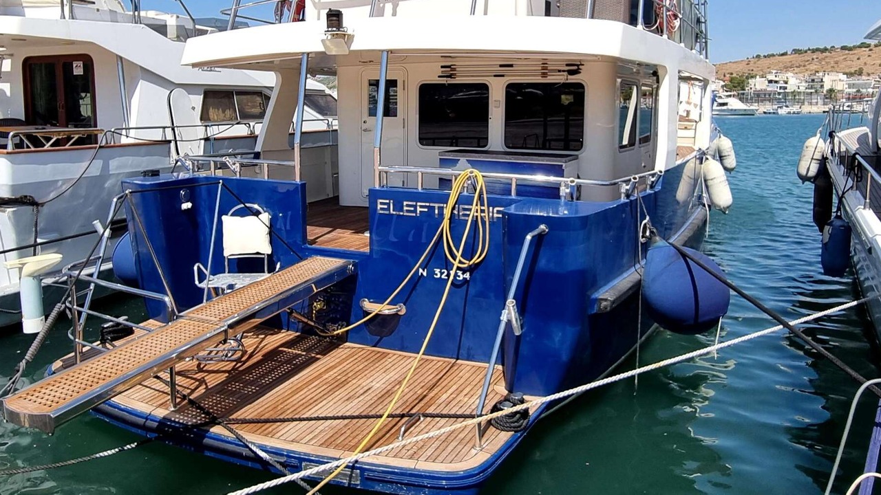 Vripack 69 expedition trawler for sale, 2004, stern