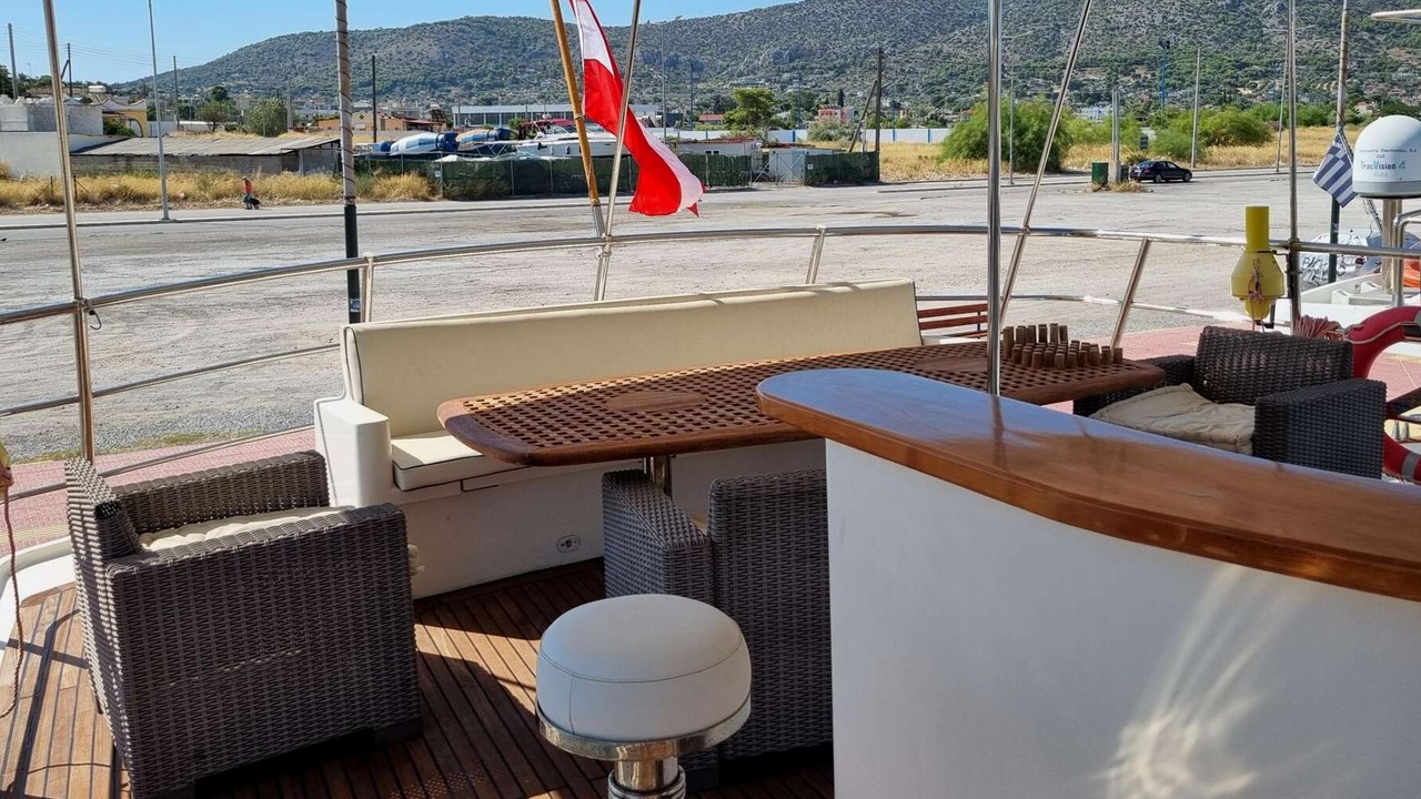 Vripack 69 expedition trawler for sale, 2004, after deck