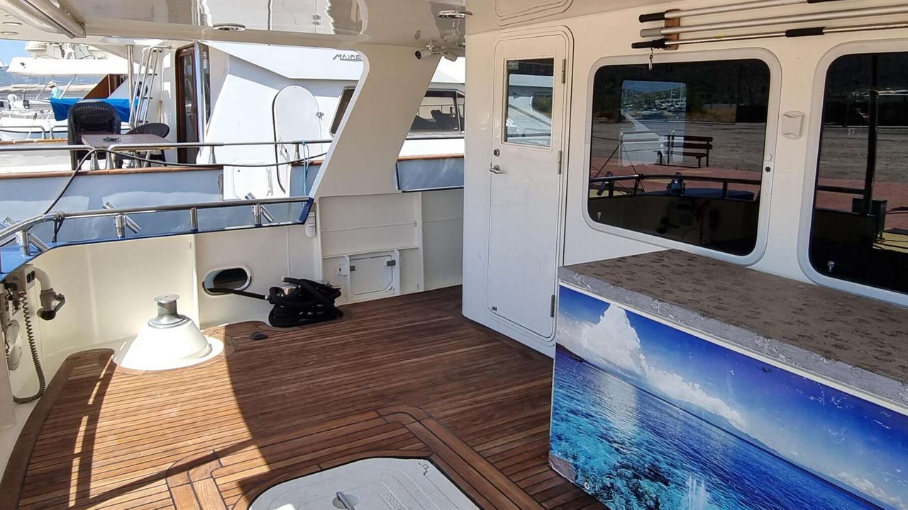 Vripack 69 expedition trawler for sale, 2004, cockpit, port side