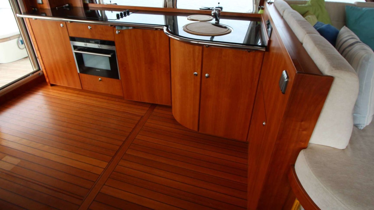 Aquanaut Global Voyager 1500 for sale, 2010, interior