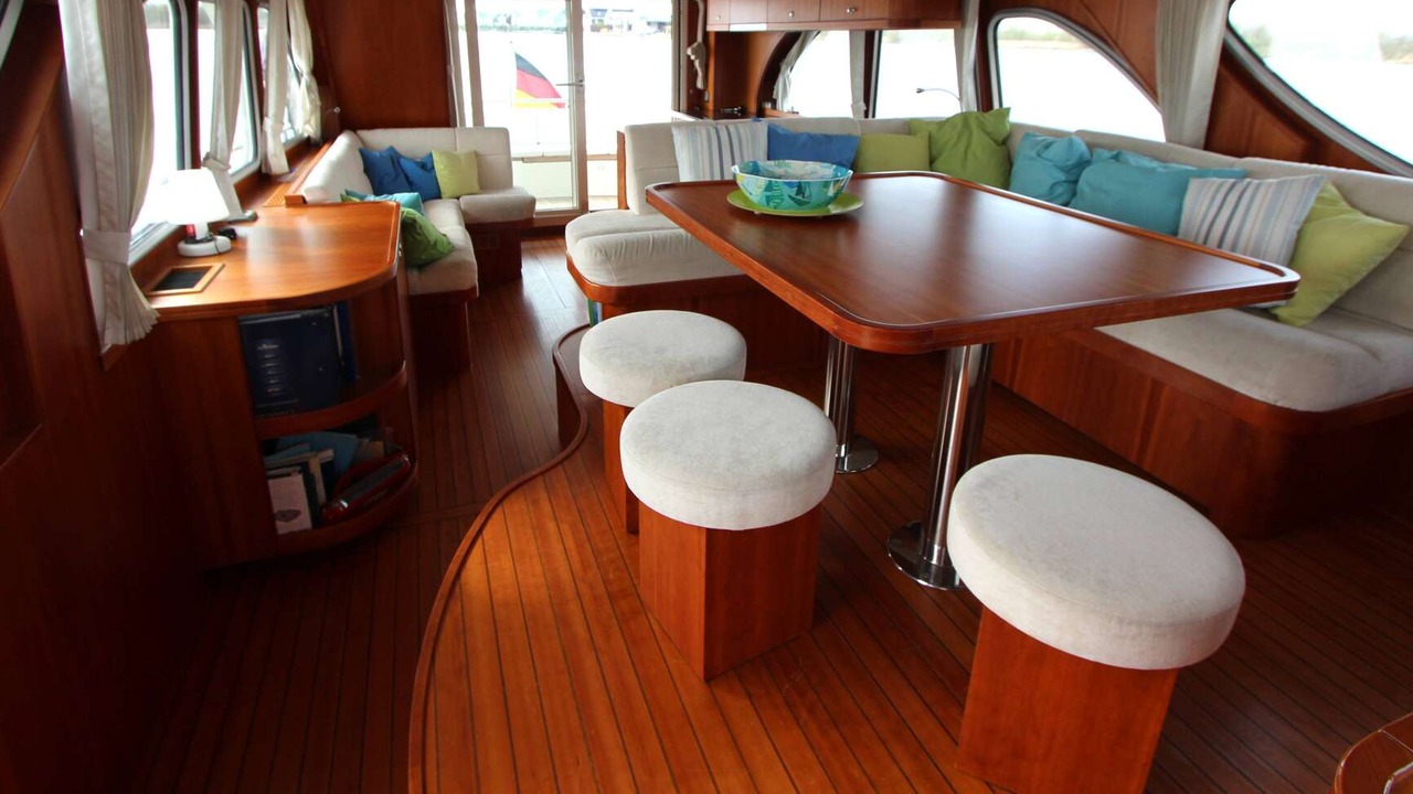 Aquanaut Global Voyager 1500 for sale, 2010, interior