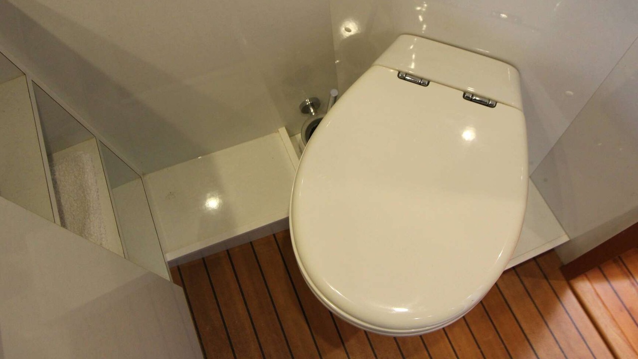 Aquanaut Global Voyager 1500 for sale, 2010, interior