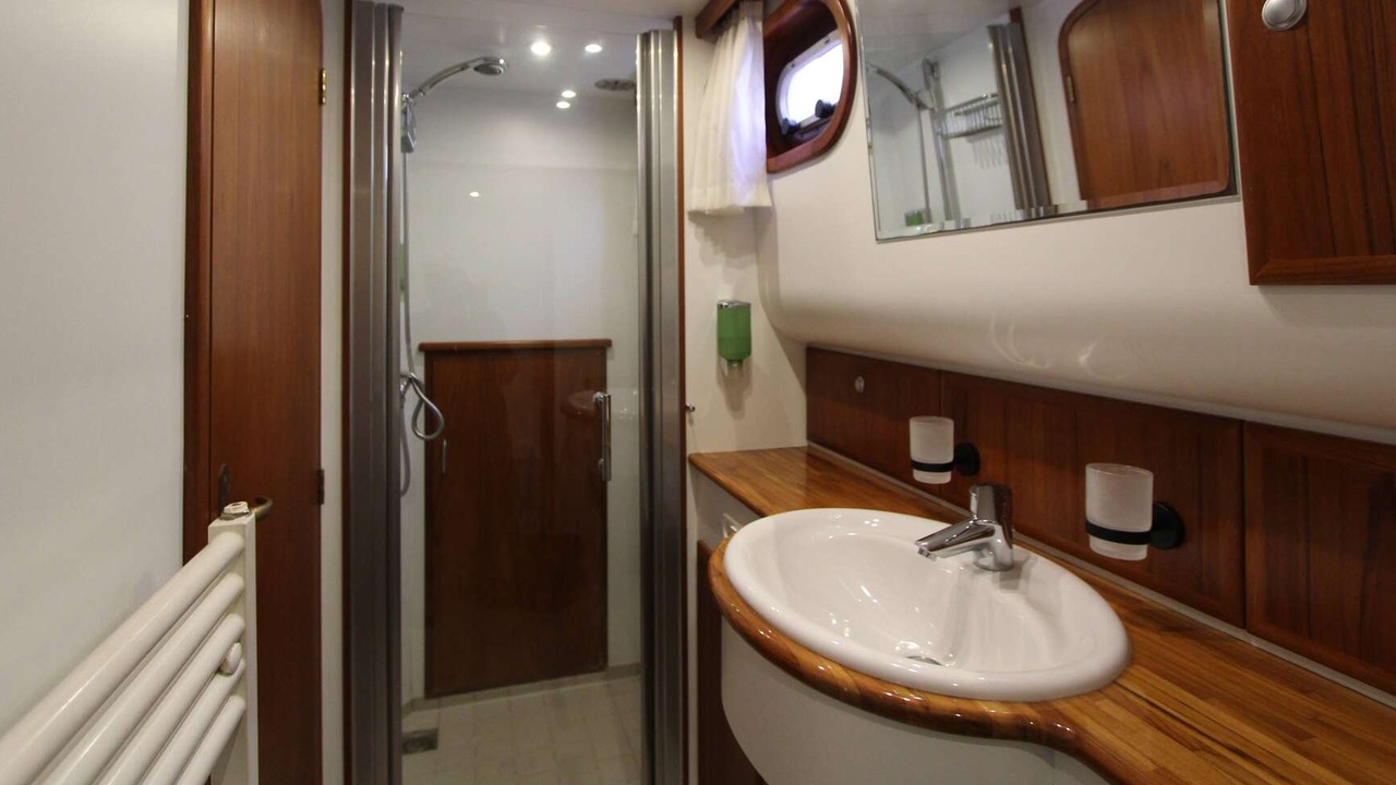 Aegir, Vripack Searocco 1500 for sale, 2003, interior